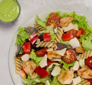 Italienischer Salat mit Hähnchen