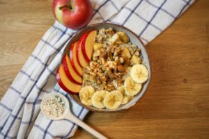 Rezepte: Bratapfel Zimt Porridge für kalte Wintertage