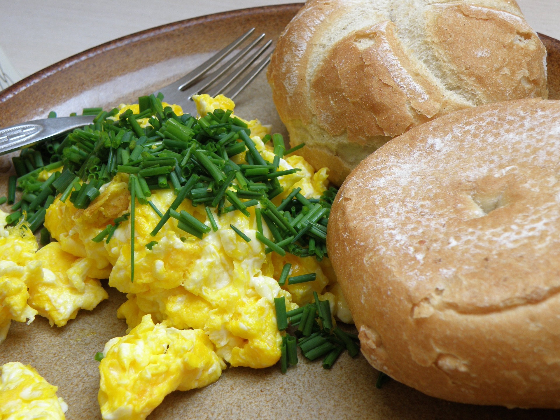 Superfood Ei: so bereitest du gesundes Rührei zu