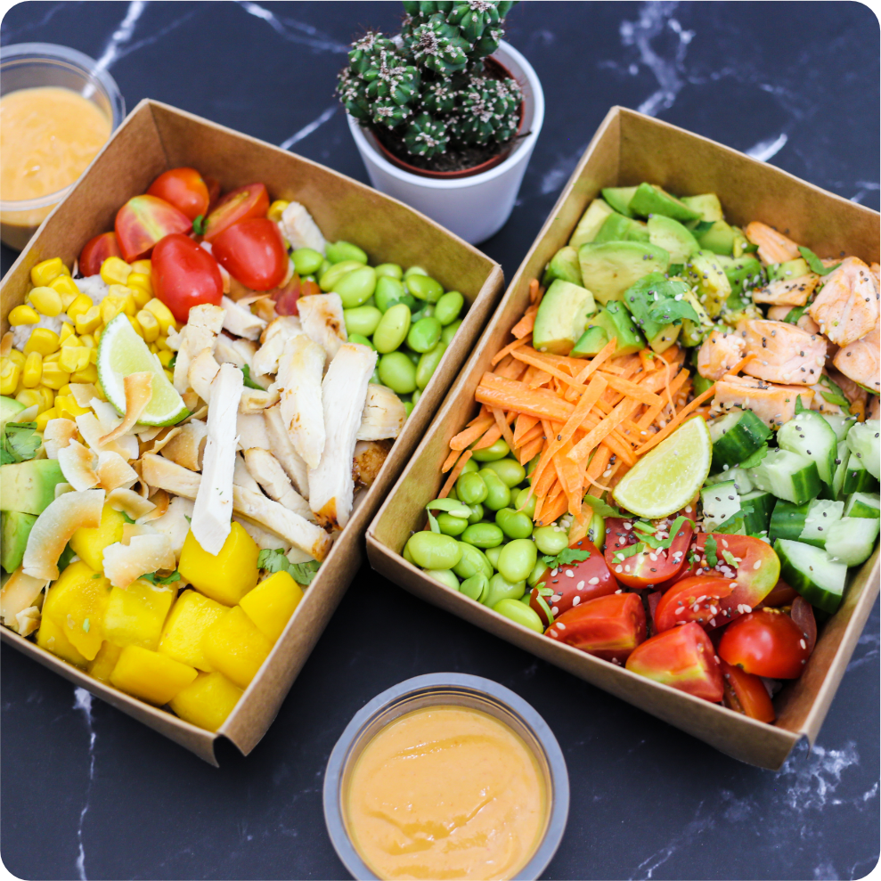Unsere bunten Bowls liefern wir dir in Osnabrück in recyclebaren Verpackungen